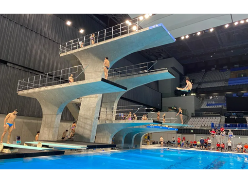 Three centerline diving platform
