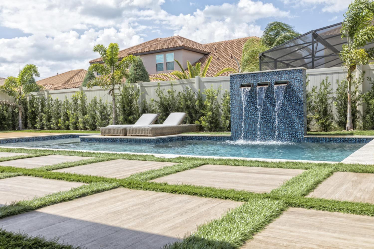 4 Pool Stylish Modern Outdoor Solar Rockface Water Feature 