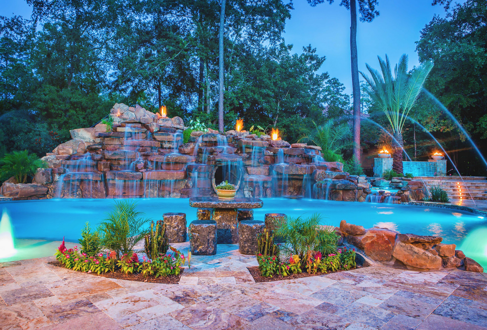 Regal Pool Design Photo